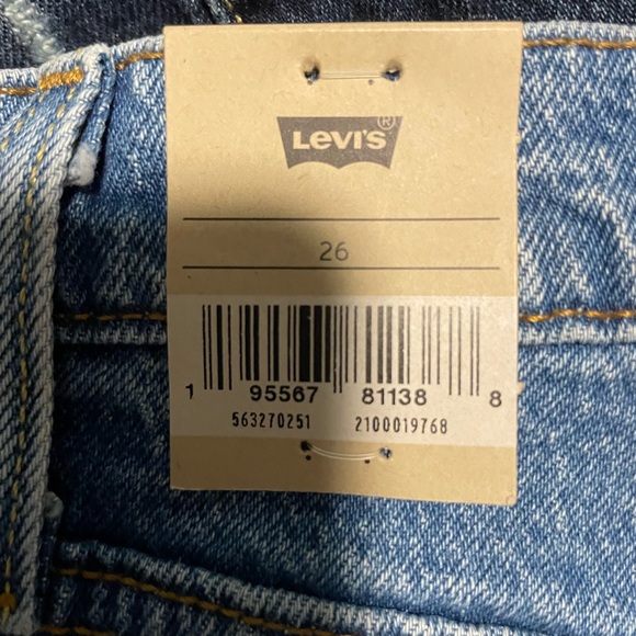 Levi’s Jean shorts - Picture 5 of 5